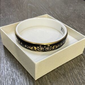 Chic Black and Gold Bangle Bracelet